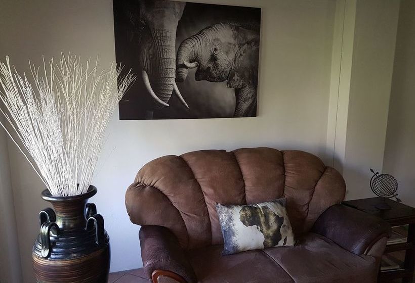 Hotel Unyati Safari Lodge 11