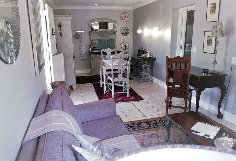 At 98 On Lynburn Guest House 11