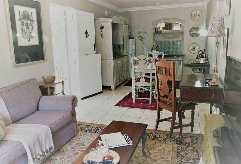 At 98 On Lynburn Guest House 12