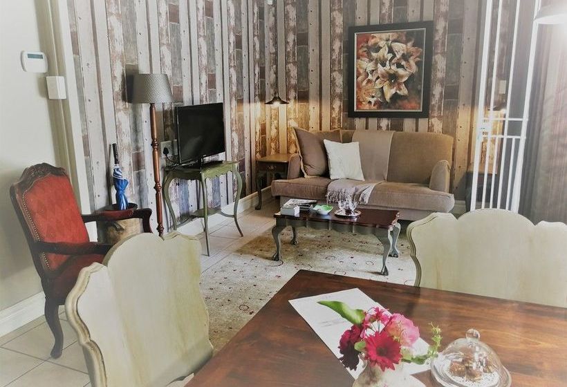 At 98 On Lynburn Guest House 13