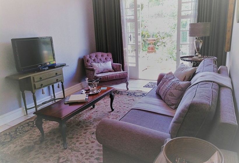 At 98 On Lynburn Guest House 14