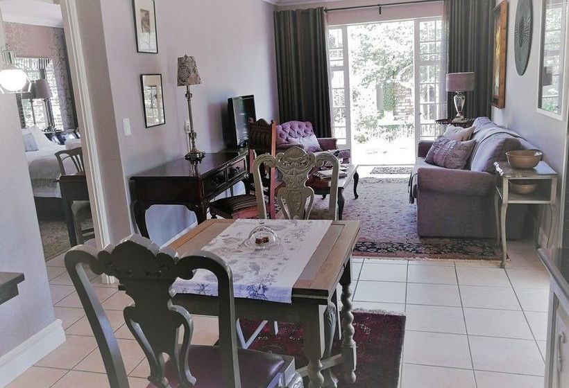 At 98 On Lynburn Guest House 9