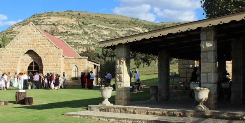 Hotel Oranje Gasteplaas Maloti Route 11