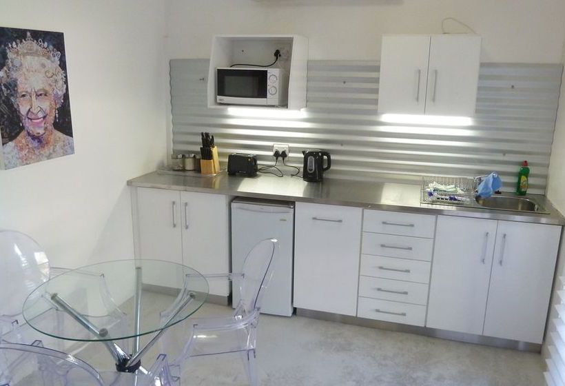 Pensão 20 On Dixton 12