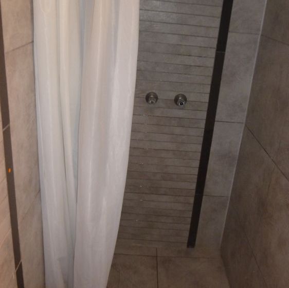 Pensão 20 On Dixton 20