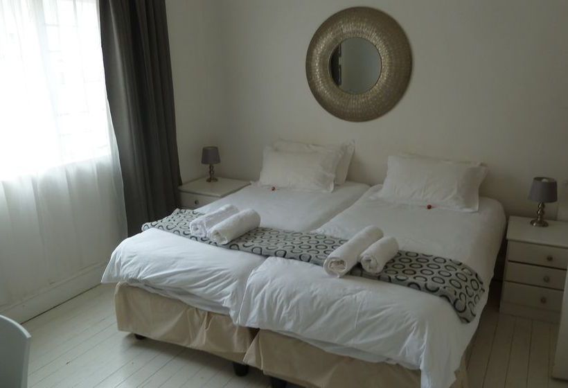 Pensão 20 On Dixton 9