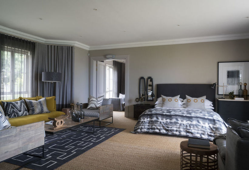 The Thatch House Boutique 1