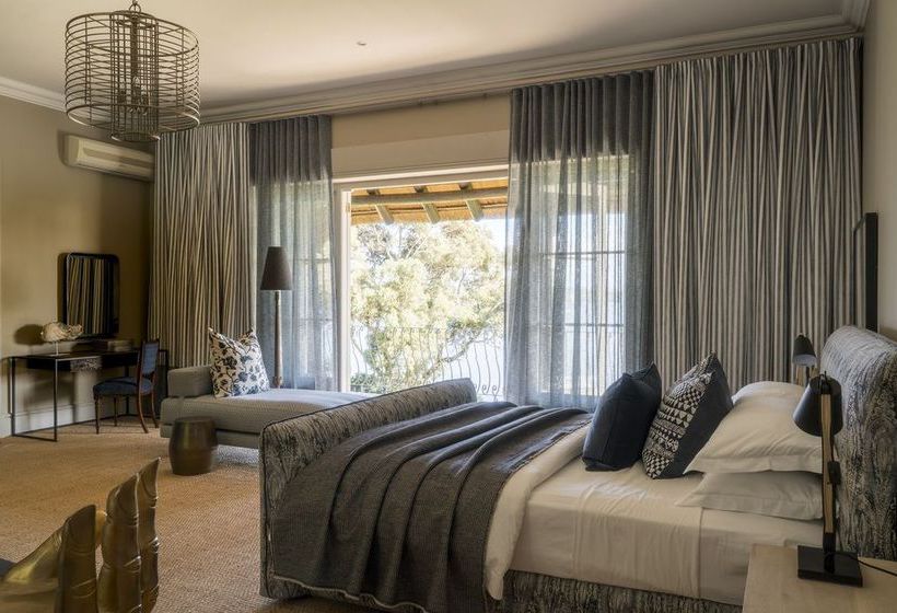 The Thatch House Boutique 12