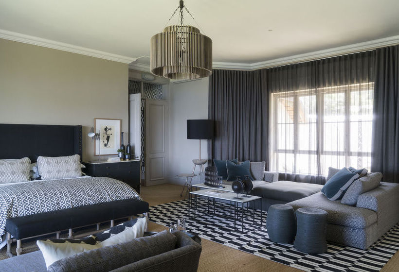 The Thatch House Boutique 19