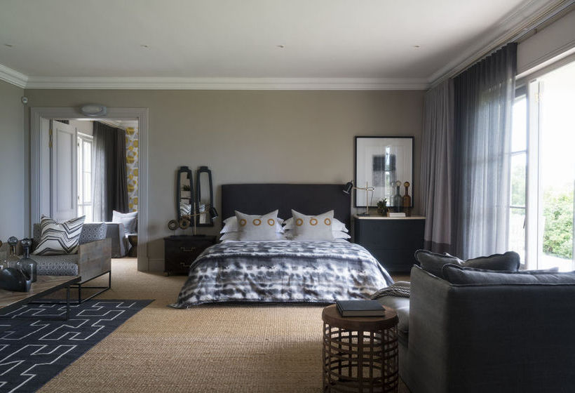 The Thatch House Boutique 3