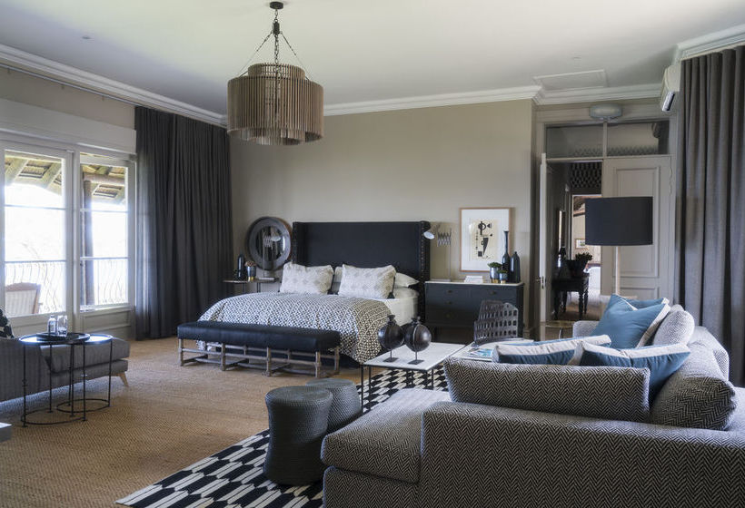 The Thatch House Boutique 5