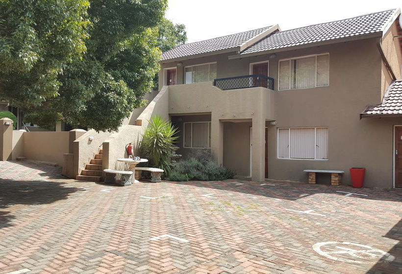 Pension African Sky Guesthouse 12