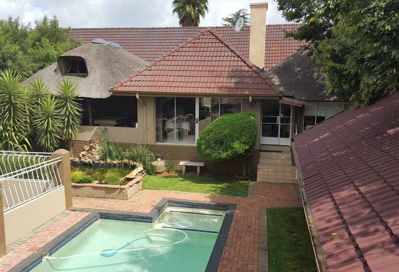 Pension African Sky Guesthouse 9