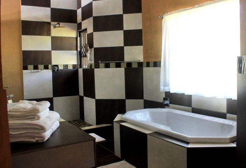 Hotel Bambuu Lakeside Lodge 10