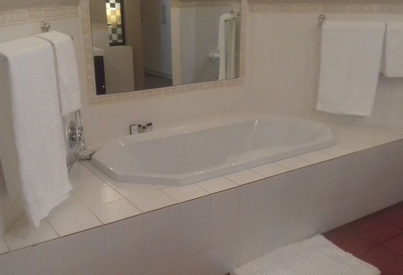 Hotel Bambuu Lakeside Lodge 11