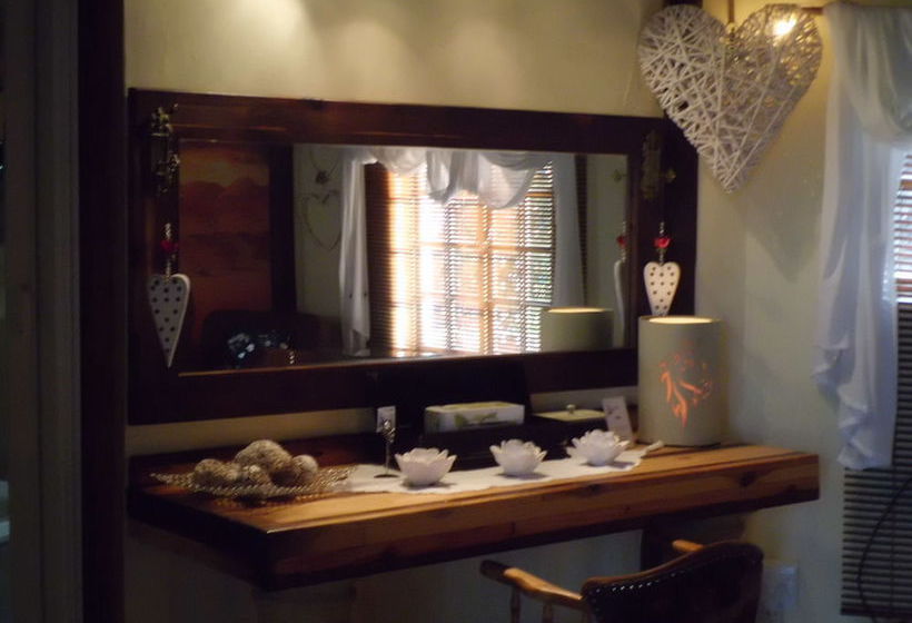 Hotel Morning Glory Cottages 5