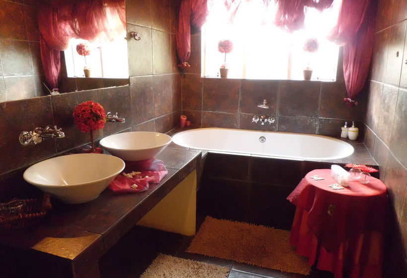 Hotel Morning Glory Cottages 6