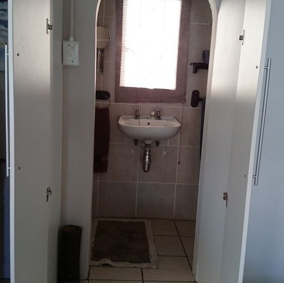 Riversway Guest House 5