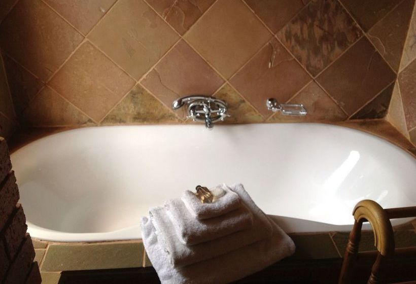 Berit Country Home And Chapel 10