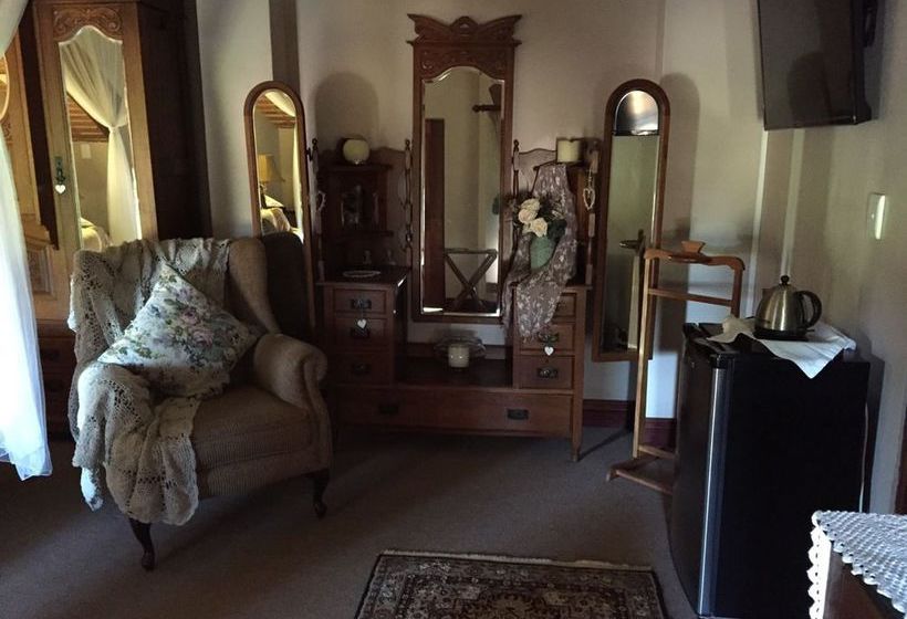 Berit Country Home And Chapel 8