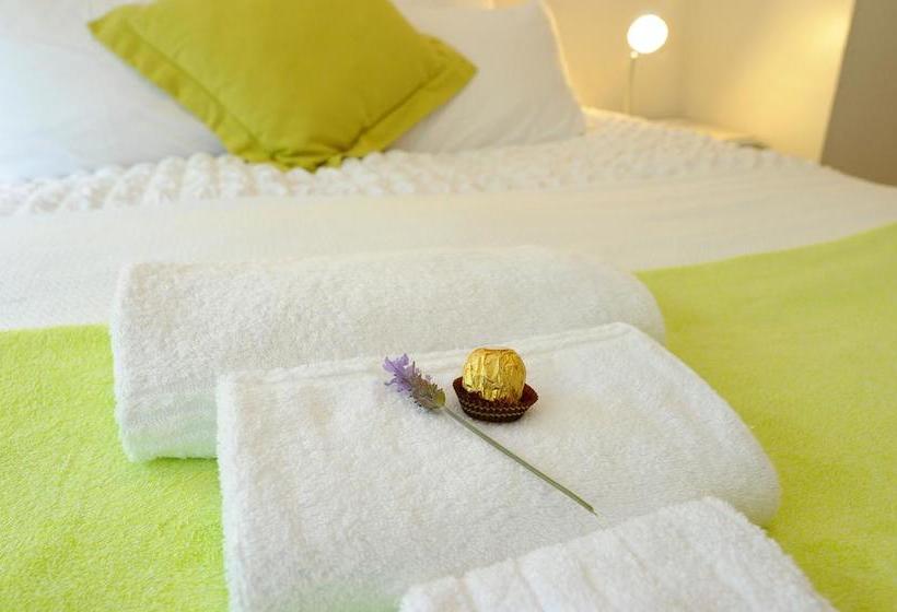 Bed and Breakfast Jaqui's Garden Guesthouse 9