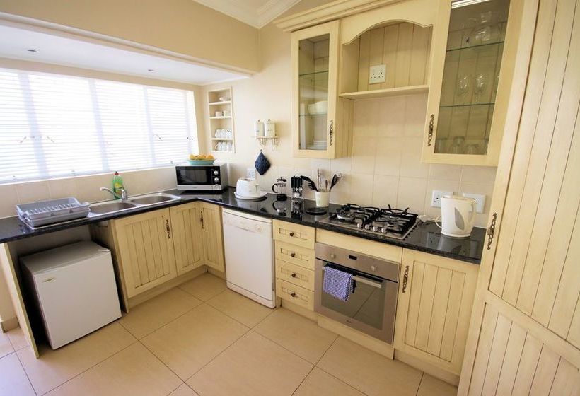 Stay 2 Live Groenkloof 8