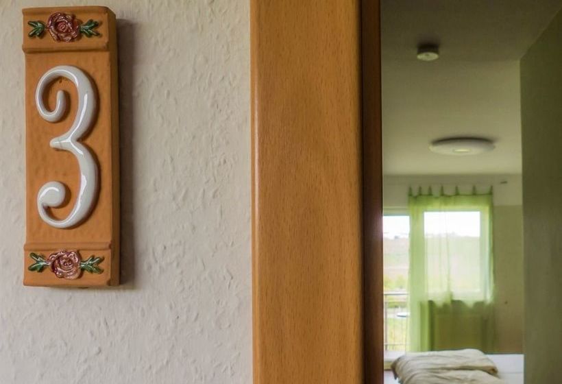 Hotel Weingut-Pension Tiliahof 11