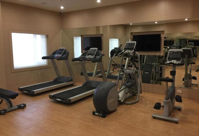 Red Fox Hotel Sector 60 Gurugram 5