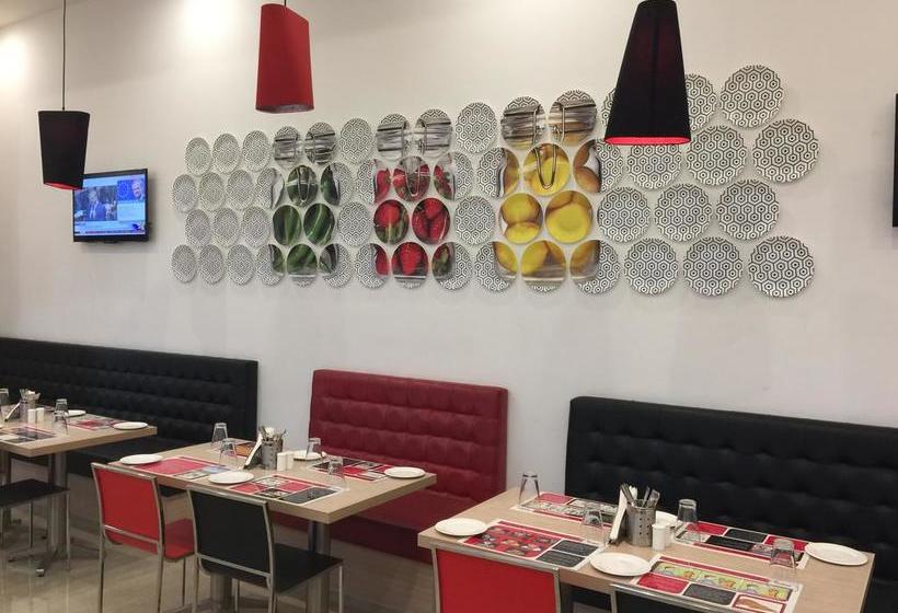 Red Fox Hotel Sector 60 Gurugram 8