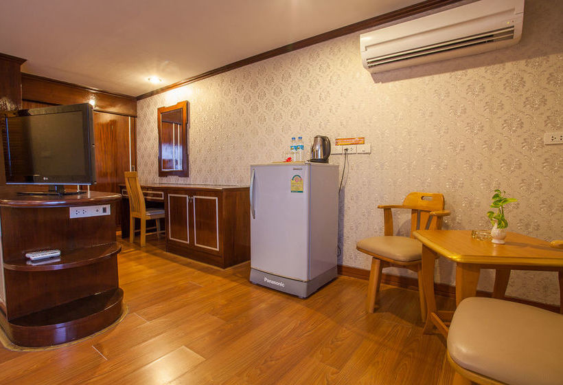 Hotel Hillton Holiday 13