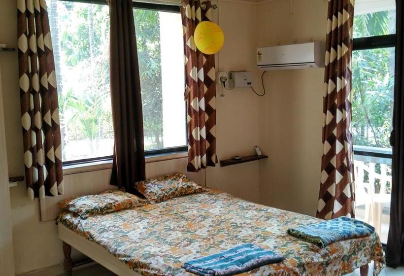 Tendulkar Beach Resort 13