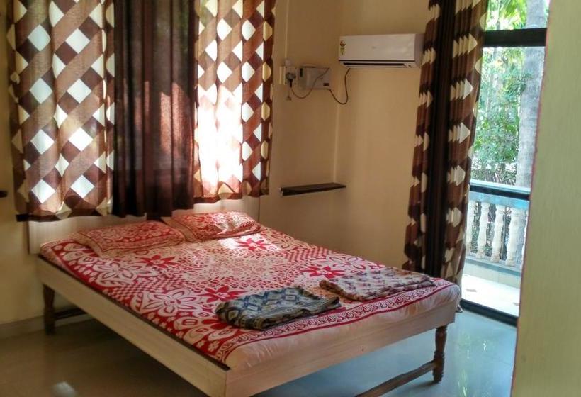 Tendulkar Beach Resort 4