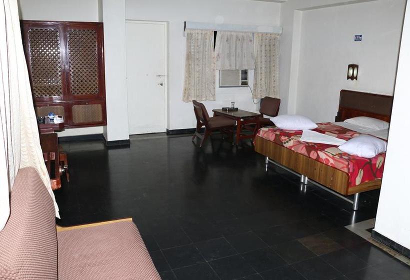 Hotel Amaravathi 3
