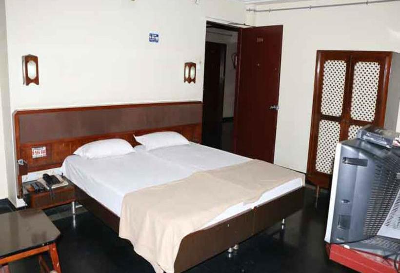 Hotel Amaravathi 5