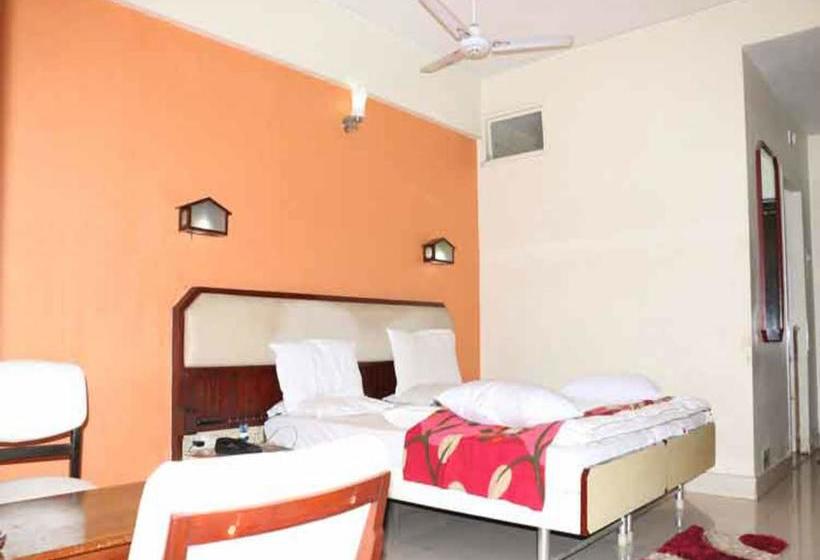 Hotel Amaravathi 7