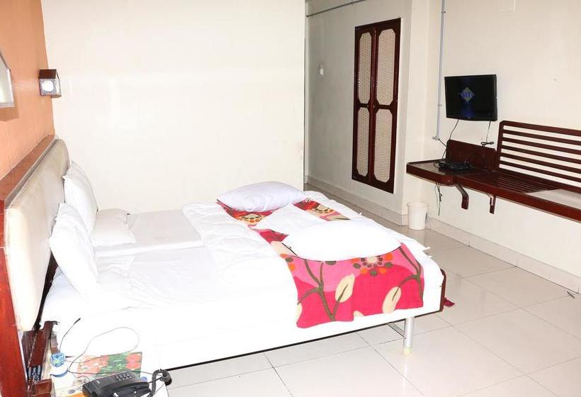Hotel Amaravathi 8
