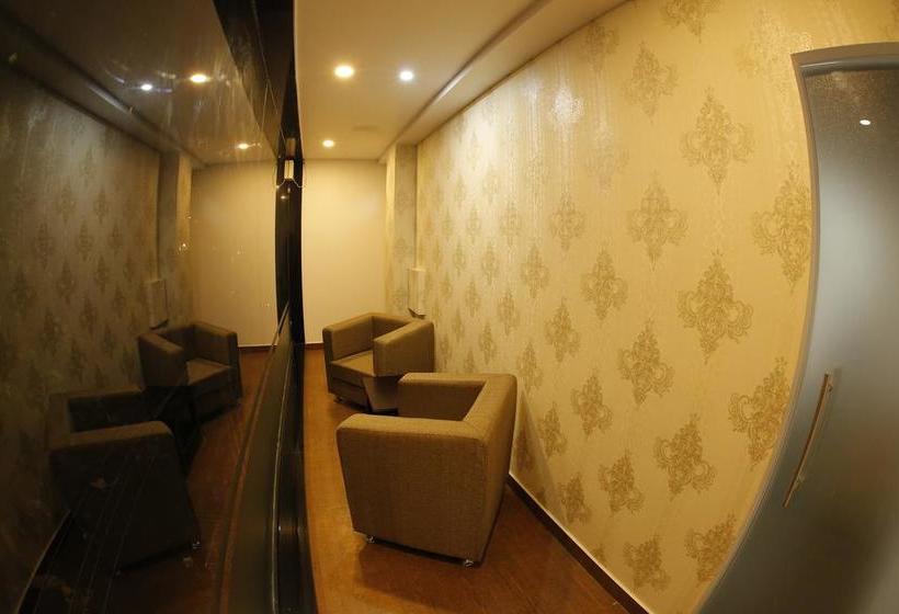 Hotel V Royal Park 17