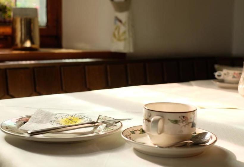 Hotel Landhaus Vier Jahreszeiten 12