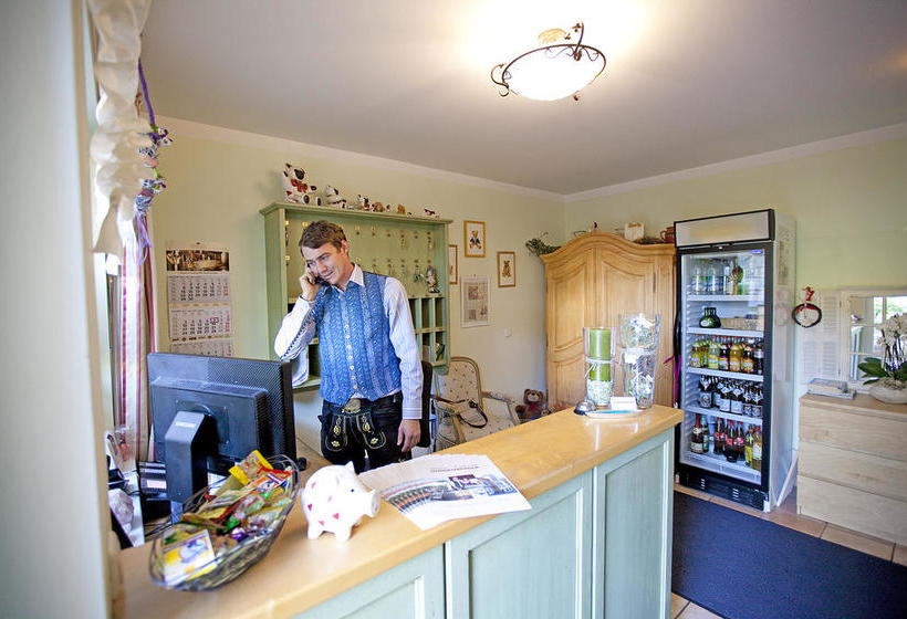 Hotel Gästehaus Guggenberger 1