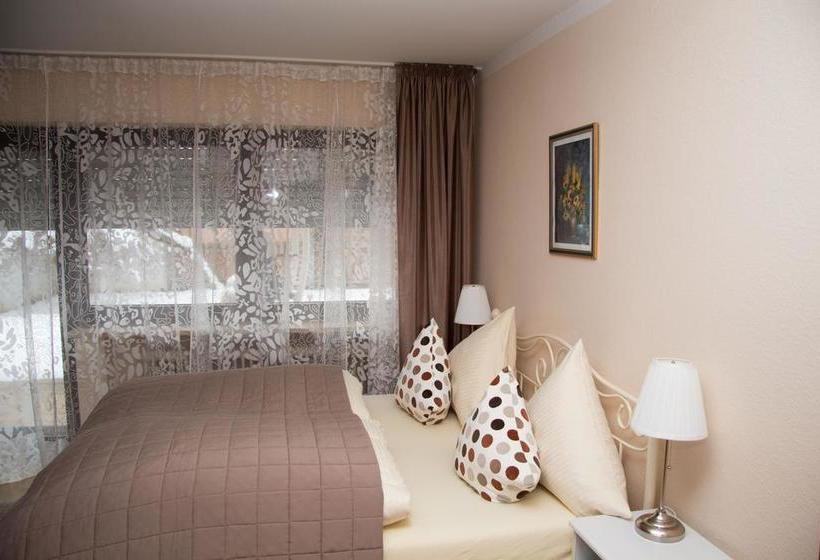 Hotel Gästehaus Guggenberger 13