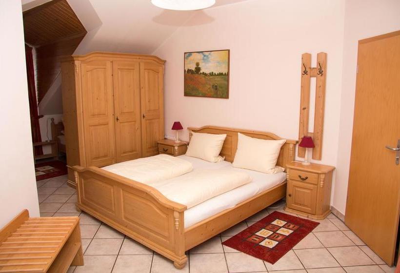 Hotel Gästehaus Guggenberger 14