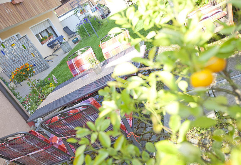 Hotel Gästehaus Guggenberger 4