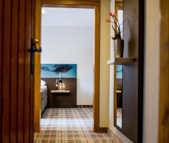 Hotel Gasthof Zum Weißen Lamm 8