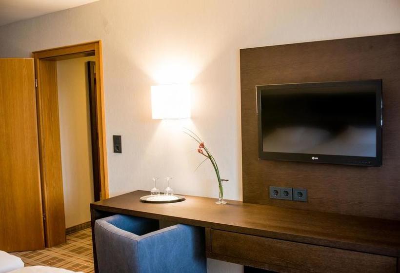 Hotel Gasthof Zum Weißen Lamm 9