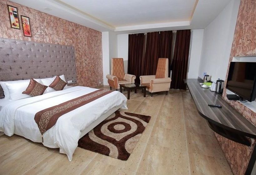 Hotel The Royal Paradise 13