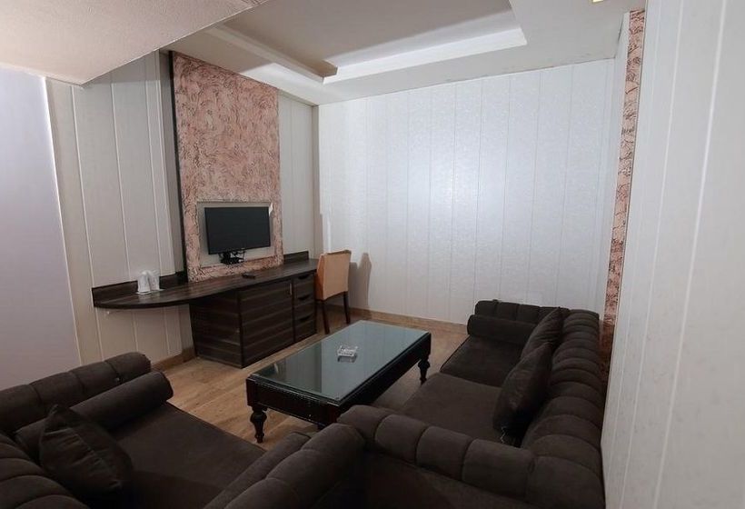 Hotel The Royal Paradise 15