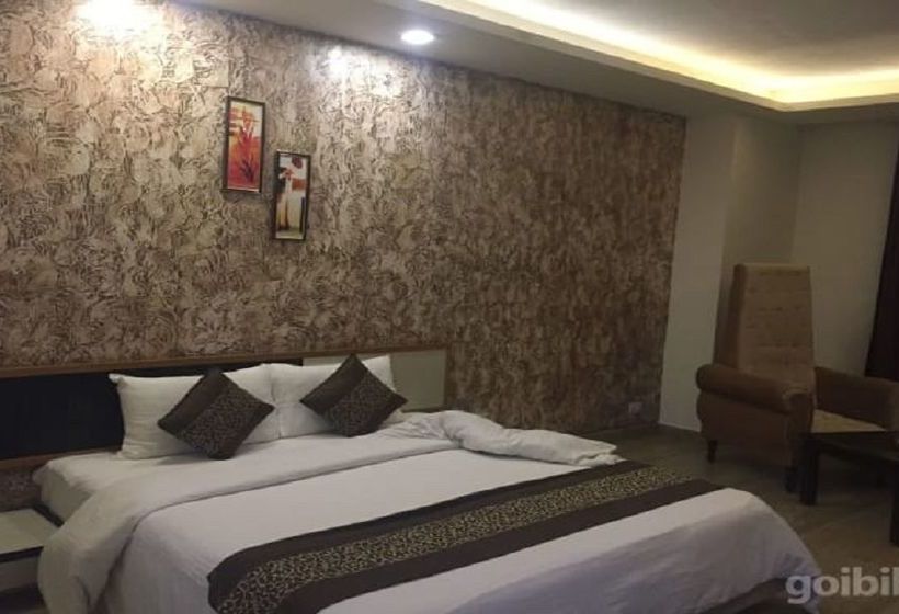 Hotel The Royal Paradise 2