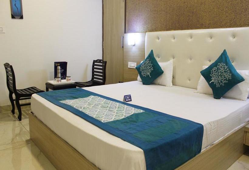 Hotel Oyo Premium Near Sheela Byepass 12