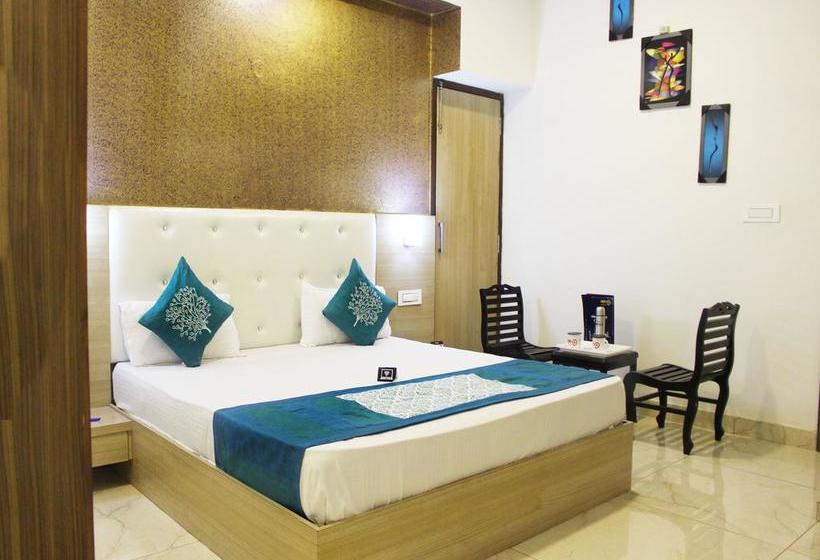 Hotel Oyo Premium Near Sheela Byepass 3