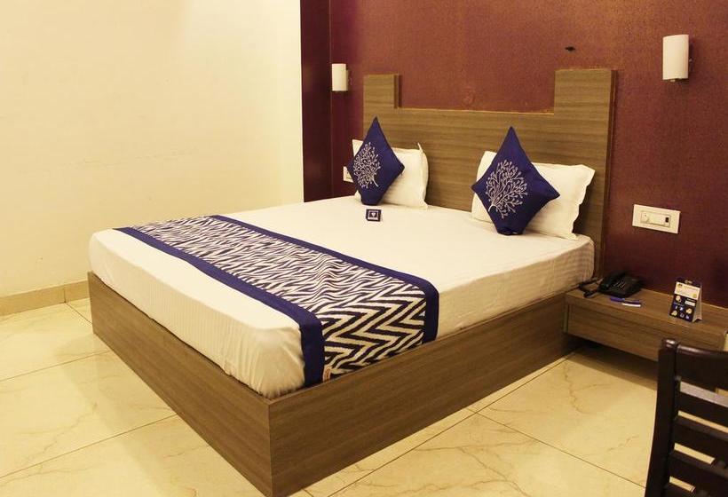 Hotel Oyo Premium Near Sheela Byepass 4